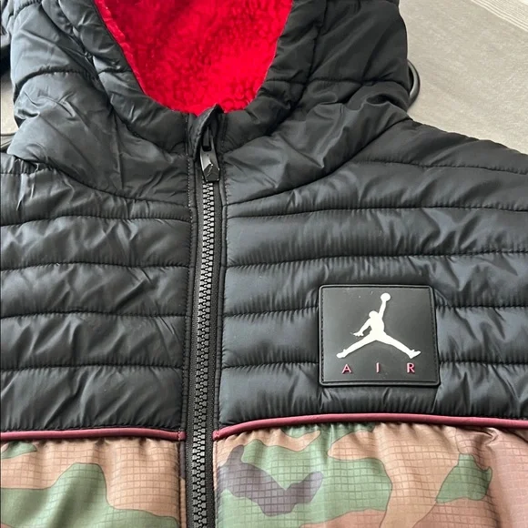 Nike Jordan Camouflage Puffer Jacket - Picture 5 of 5